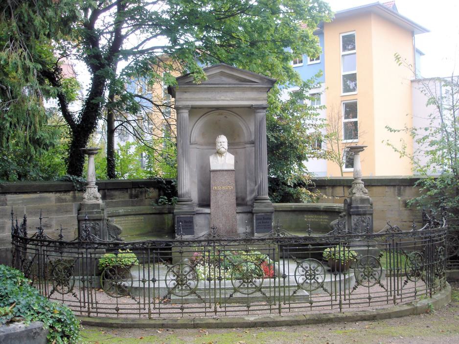 Abbildung 6: Grab Reuters in Eisenach, Quelle: Wikipedia