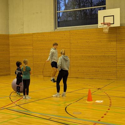 Bewegungscheck Klasse 3, 09.12.2025