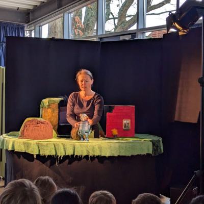 Puppentheater: Max, der Kugelkäfer, 10.12.2025