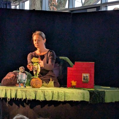 Puppentheater: Max, der Kugelkäfer, 10.12.2025