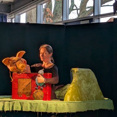 Puppentheater: Max, der Kugelkäfer, 10.12.2025