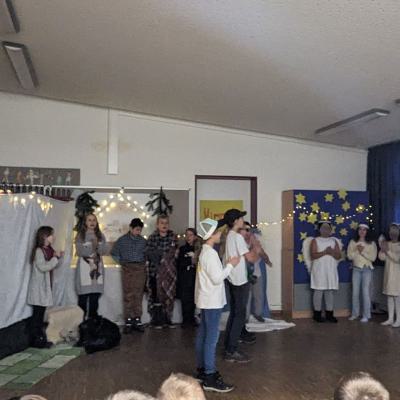 Drei Engel für das Christkind, Klasse 4a, 19.12.2023
